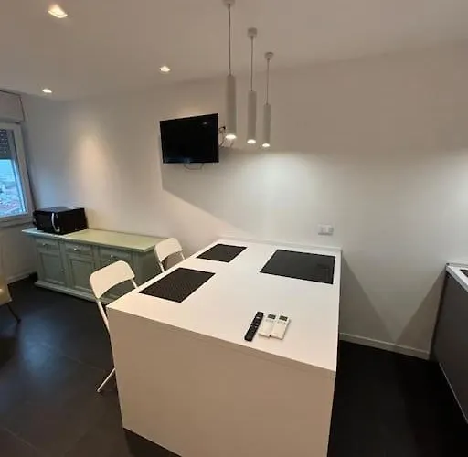 Fabfour Apt - Piazza Fontana Линьяно-Саббьядоро